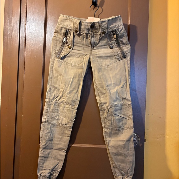 Women’s Burberry Brit Cargo Pants Size 2